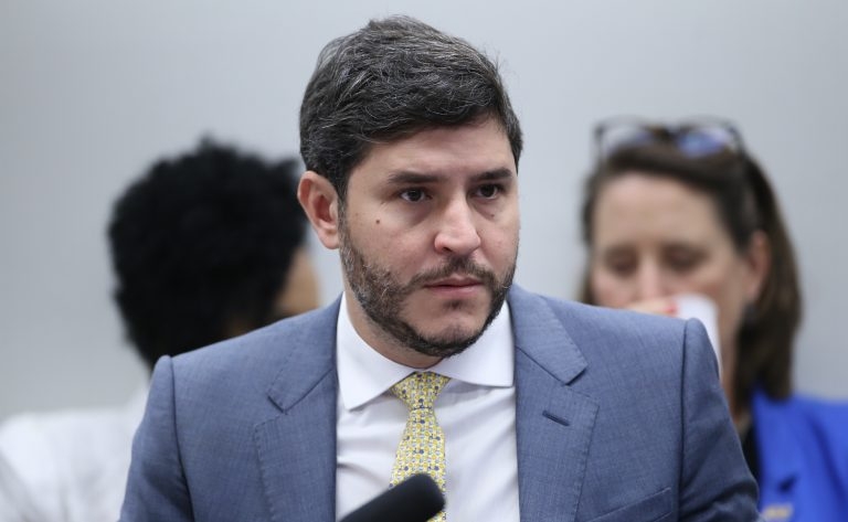 Projeto cria programa nacional para financiar casas-abrigo para mulheres vítimas de violência – Notícias