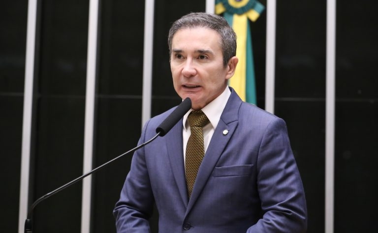 Projeto obriga condomínios a denunciar casos de maus-tratos a animais – Notícias