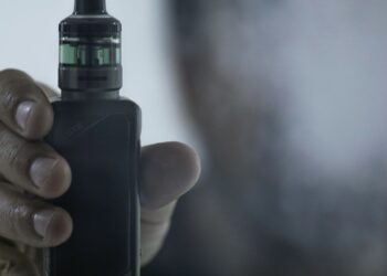 Anvisa e MPF assinam acordo para combater cigarros eletrônicos