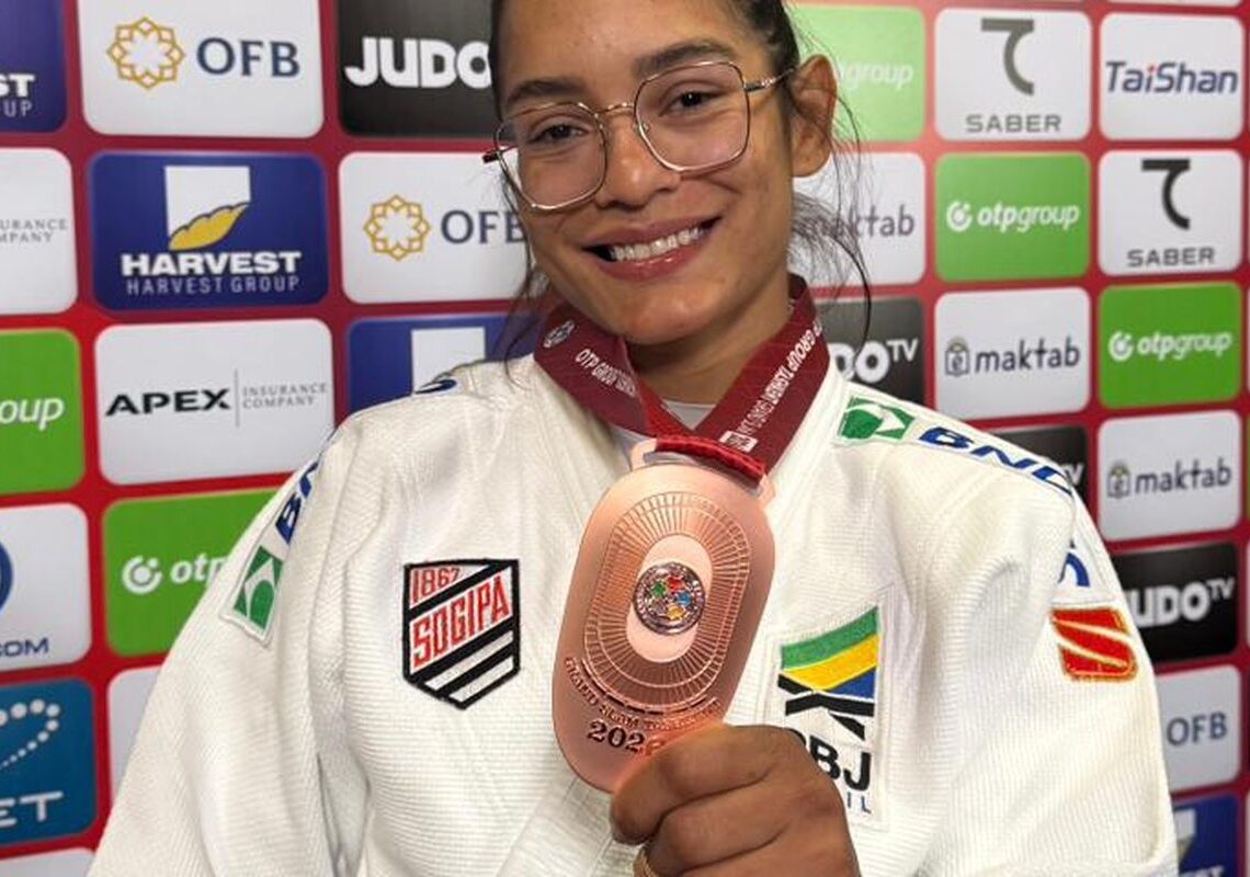 Jéssica Lima é bronze no 1º dia do Grand Slam de judô no Uzbequistão