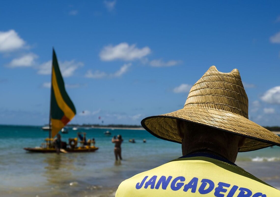 Senado aprova regras para empresas que prestam serviços a turistas