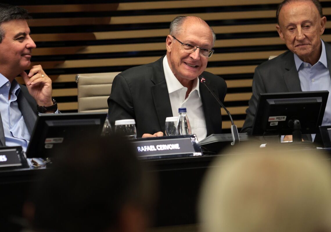 Alckmin diz que redução da jornada de trabalho é tendência mundial