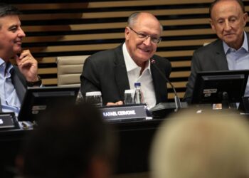 Alckmin diz que redução da jornada de trabalho é tendência mundial