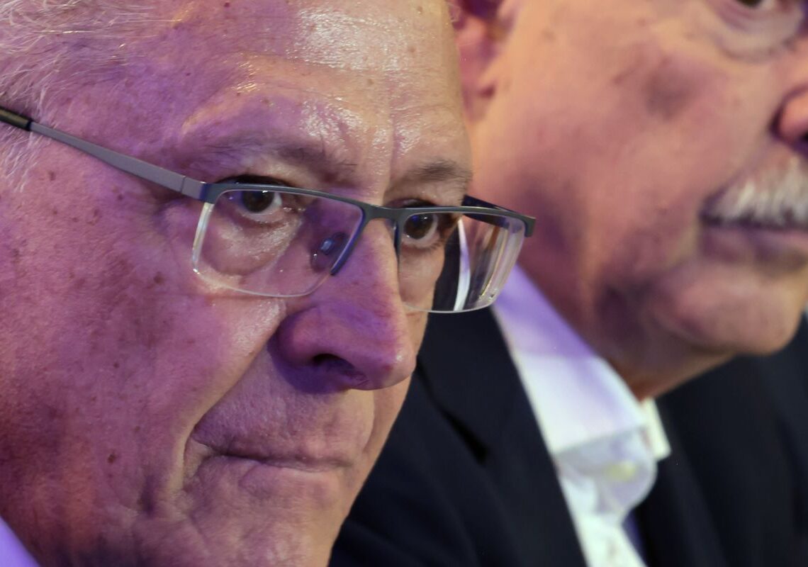 Governo prepara plano para socorrer setores afetados por tarifaço