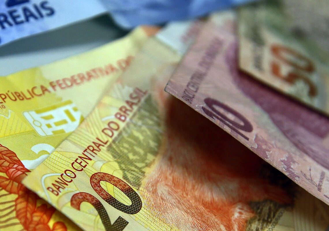 Dívida Pública fica praticamente estável, mas supera R$ 8,6 trilhões