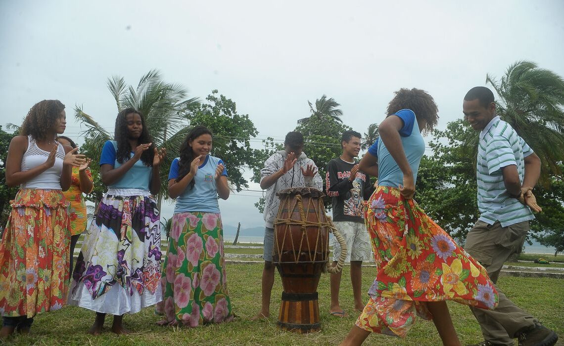 Projeto propõe ações de educação, cultura e saúde para combater racismo estrutural — Senado Notícias