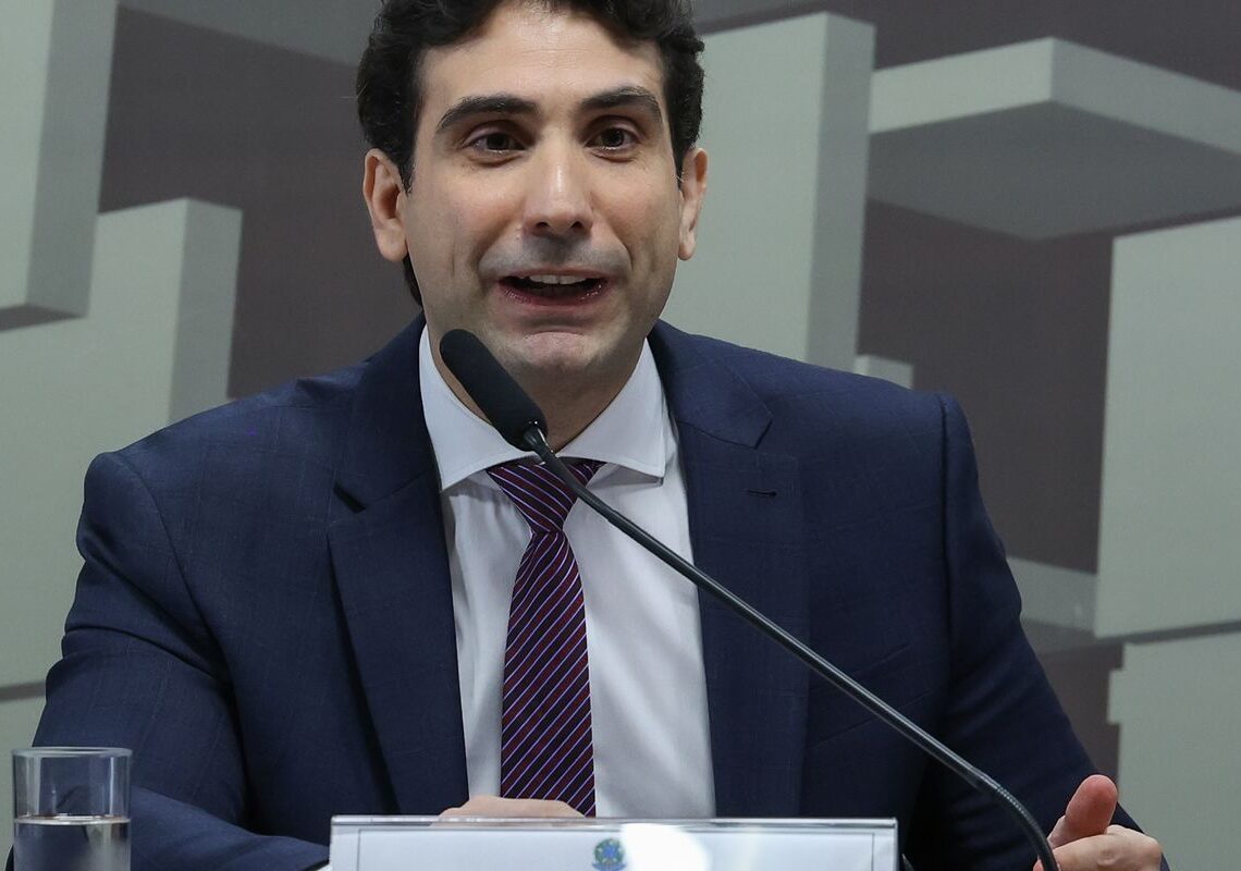 Galípolo vê Brasil mais protegido da volatilidade que outros países