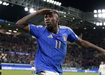 Itália vence e continua viva na luta por vaga para a Copa do Mundo