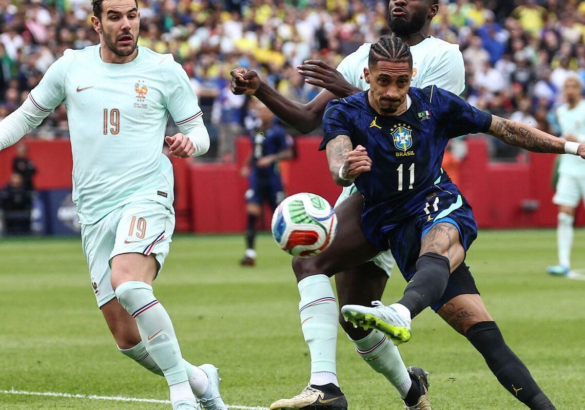 Raphinha e Wesley são cortados da seleção brasileira