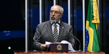 Paim defende redução da jornada para 40 horas — Senado Notícias