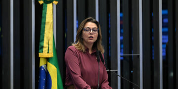 Governo do DF é responsável político por crise no BRB, diz Leila — Senado Notícias