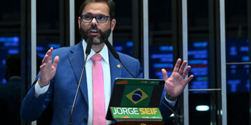 Seif parabeniza Mendonça e Polícia Federal por prisão de Vorcaro — Senado Notícias