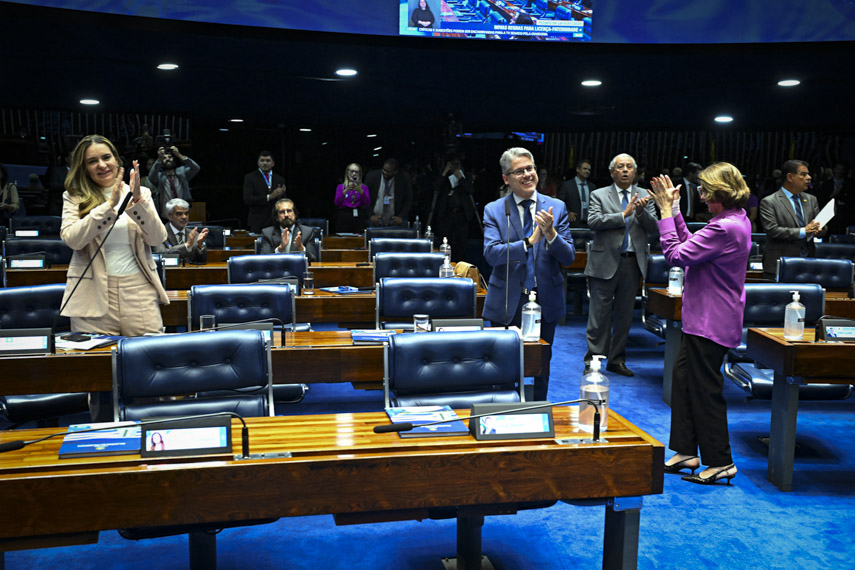 Aumento gradual da licença-paternidade vai à sanção presidencial — Senado Notícias