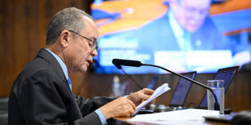 Auxílio para traslado de brasileiros mortos no exterior avança na CDH — Senado Notícias