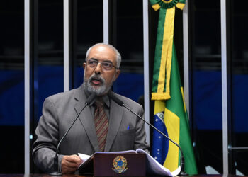 Paim destaca aprovação do Dia Nacional de Reflexão do ‘Cantando as Diferenças’ — Senado Notícias