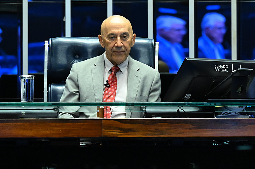 Confúcio Moura defende EJA profissional e destaca novo secretário de Educação — Senado Notícias