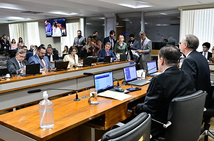 CAE confirma redução tributária para áreas de livre comércio da Amazônia — Senado Notícias