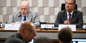 CRE aponta preocupação a chanceler Mauro Vieira com conflito no Irã — Senado Notícias