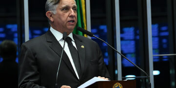 Izalci cobra apuração de suspeitas em operação do BRB com Banco Master — Senado Notícias