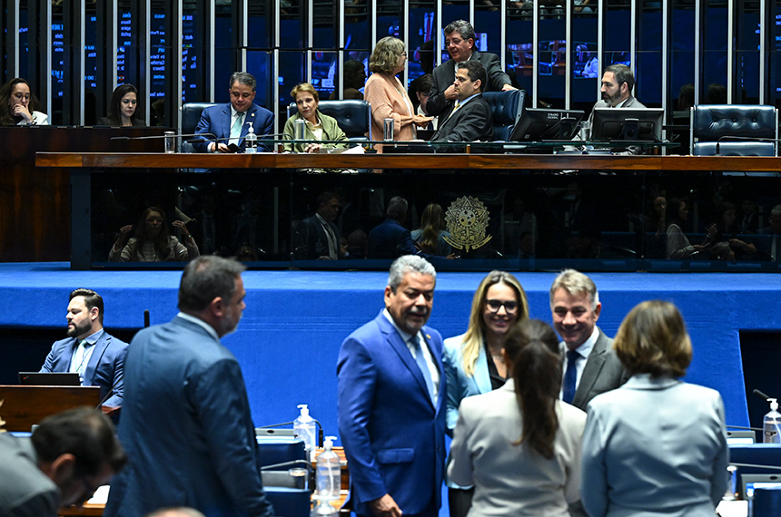 Senado adia votação de projeto contra discurso de ódio a mulheres na internet — Senado Notícias