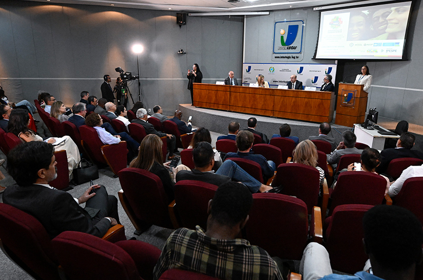 Barômetro da Lusofonia é lançado no Brasil em evento no Senado — Senado Notícias