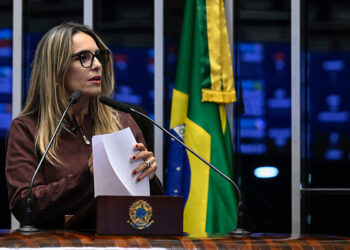 Roberta Acioly cobra avanço da PEC que atualiza o piso da enfermagem — Senado Notícias