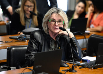 CRA fará audiência pública sobre uso irregular de drones agrícolas — Senado Notícias