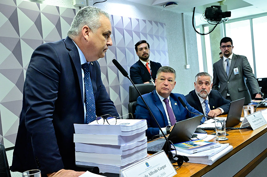 Com mais de 4 mil páginas, relatório da CPMI pode ser votado nesta sexta — Senado Notícias
