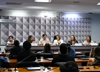 A vida real ainda não reflete a lei, aponta audiência sobre síndrome de Down — Senado Notícias