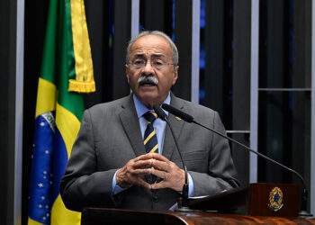 Chico Rodrigues aponta desafios com fluxo migratório em Roraima — Senado Notícias