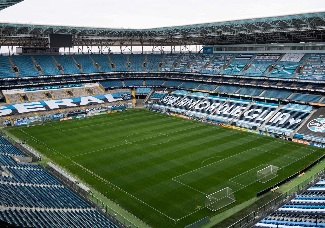 Grêmio faz 3 a 0 no Inter e está com uma mão na taça do Gauchão