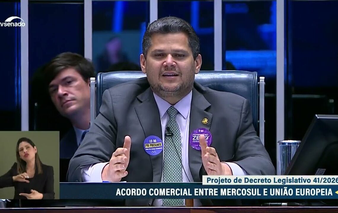 ‘Exemplo de luta para todas as brasileiras’, diz Alcolumbre sobre Maria da Penha — Senado Notícias