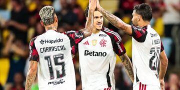 Flamengo atropela Madureira e disputa final do Carioca com Fluminense