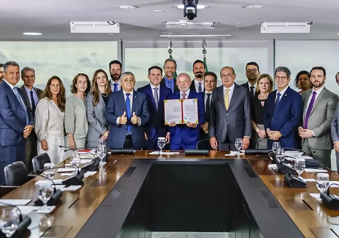 Lula sanciona Lei Antifacção e ressalta prisão de magnatas do crime