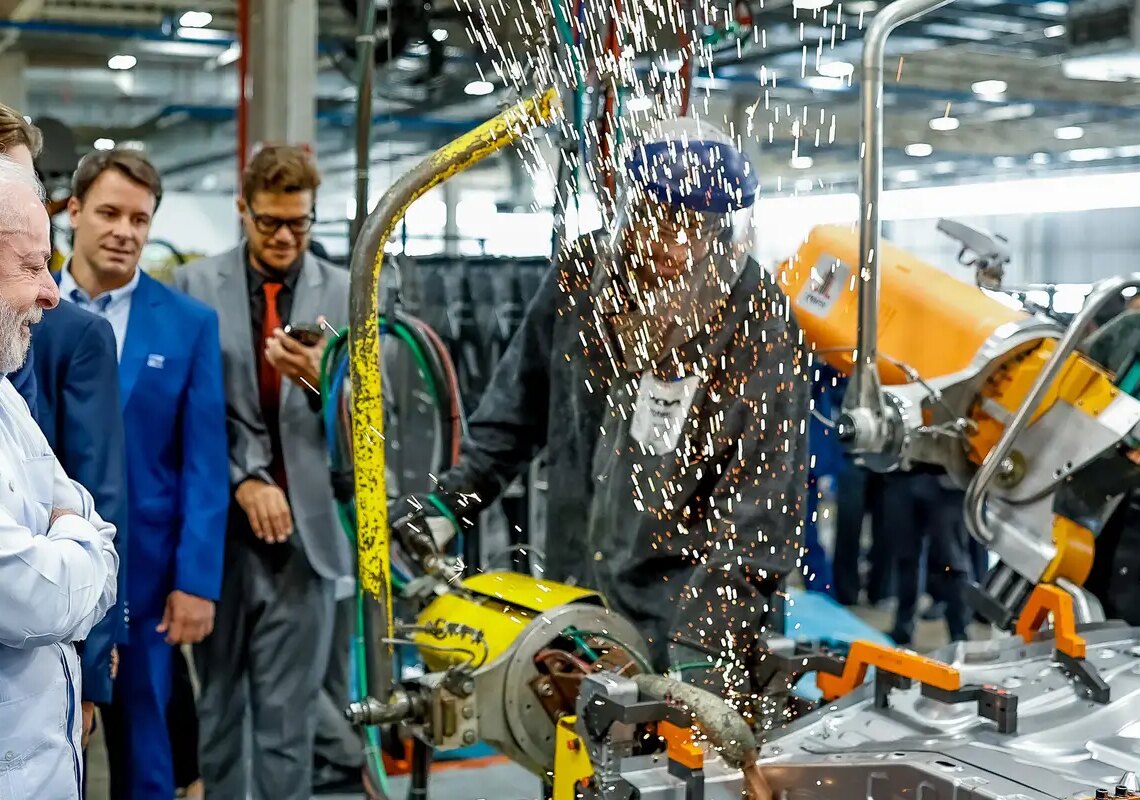 Lula diz que aumento do preço dos combustíveis é injustificável