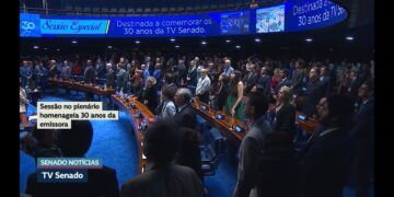 Vídeo: Sessão especial celebra 30 anos da TV Senado