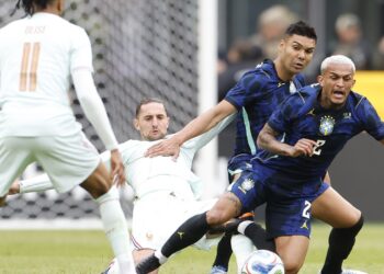 Brasil joga mal e perde de 2 a 1 para a França nos EUA