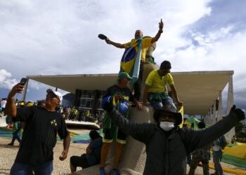 Argentina concede refúgio permanente a condenado pelo 8 de janeiro