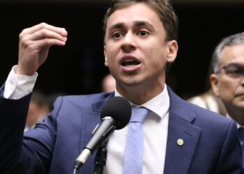 Nikolas Ferreira viajou em jato de Vorcaro na campanha de 2022