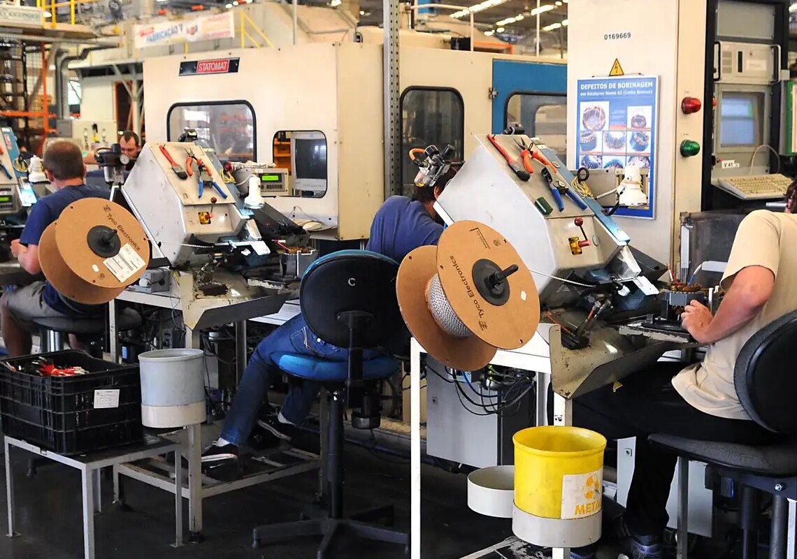 Alta da atividade industrial em janeiro não compensa perdas acumuladas