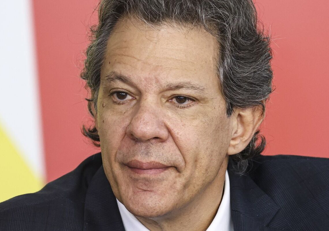 Haddad fará proposta aos estados para conter preços dos combustíveis