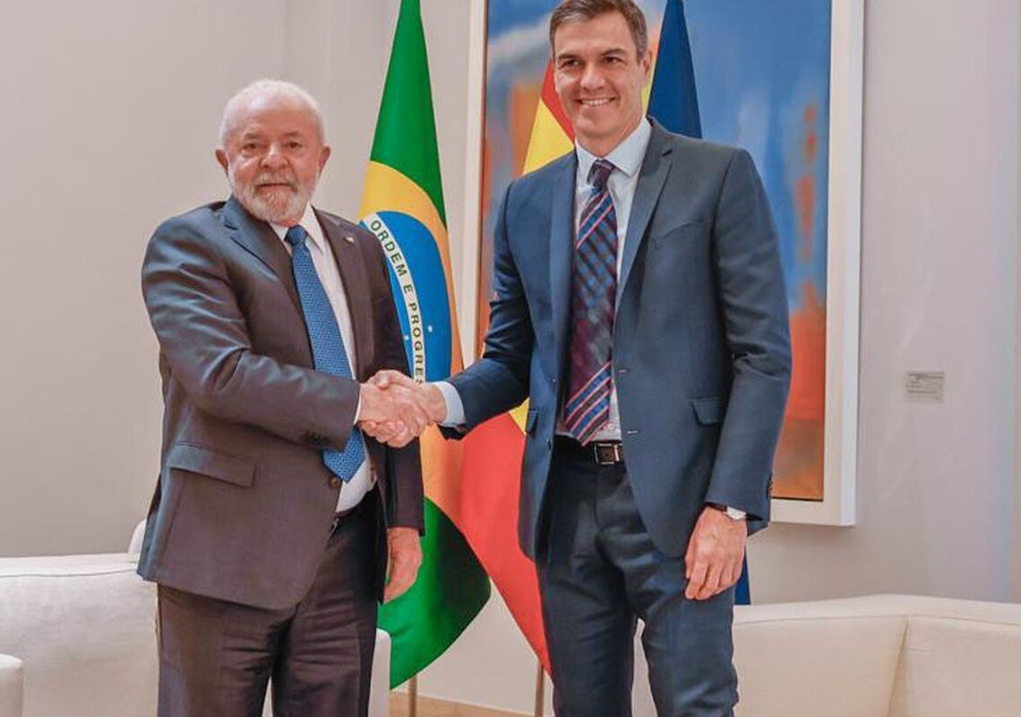 Lula conversa com Pedro Sánchez e confirma viagem à Espanha