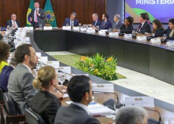 Lula se despede de ministros e confirma Alckmin como vice em chapa