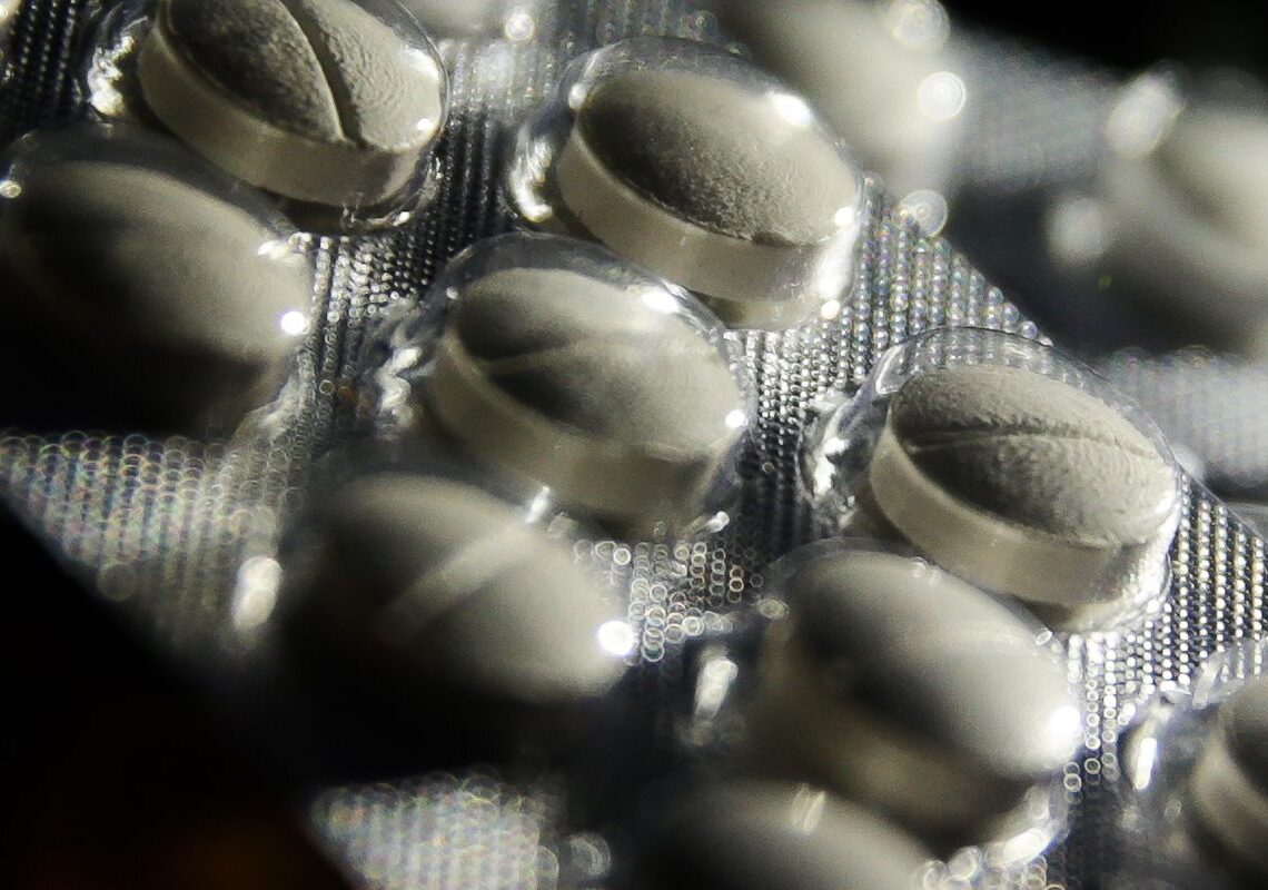 Câmara aprova regras para comercialização de remédios em supermercados