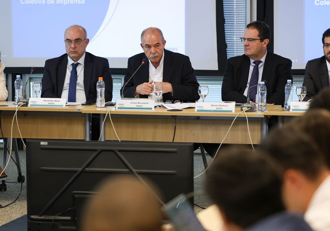 BNDES defende novo Plano Brasil Soberano para ajudar exportadoras