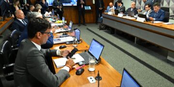 CPMI nega pedido de dispensa de advogado, que deve depor na quinta — Senado Notícias