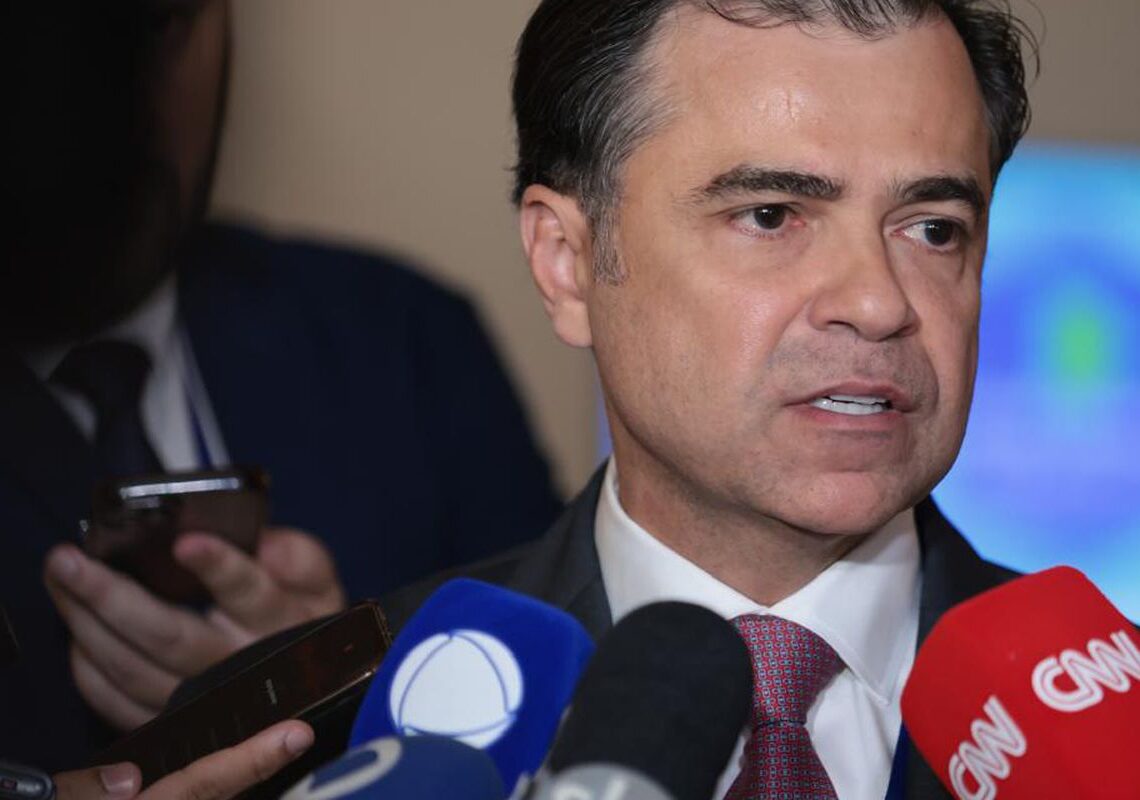 Diretor da Aneel critica Enel por tentar suspender processo