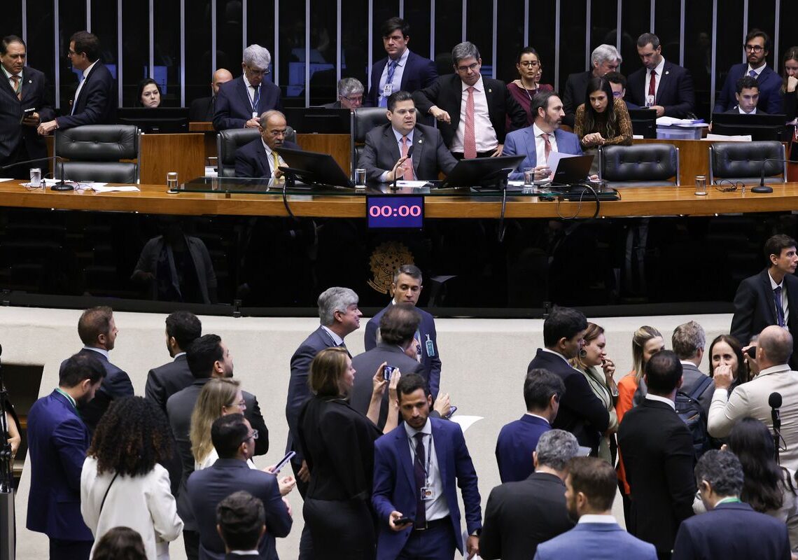 Congresso vota em 30 de abril veto de Lula a PL da Dosimetria