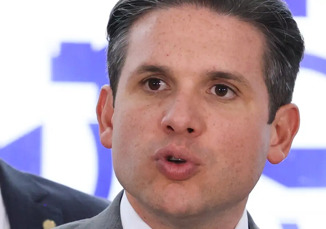 Motta diz que fim da escala 6×1 será debatida por meio de PEC