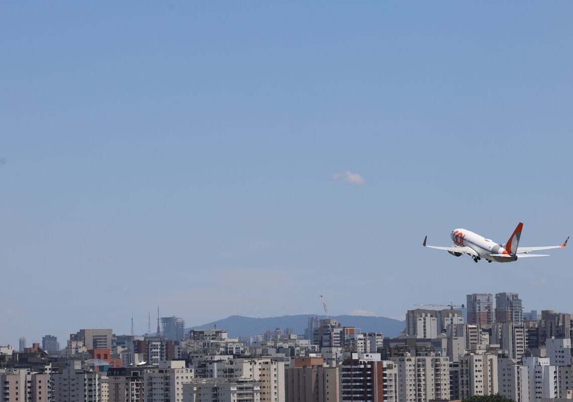 Petrobras anuncia que vai parcelar reajuste do querosene de aviação